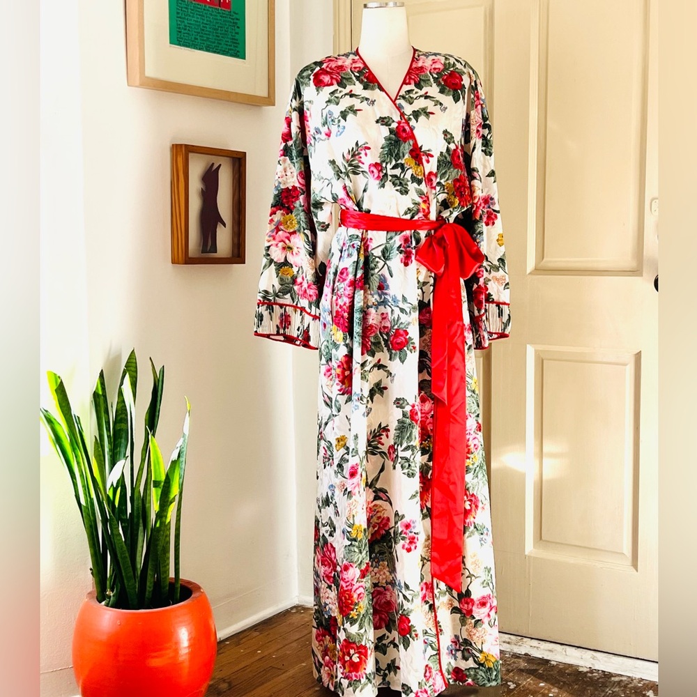 Mary McFadden Vintage Floral Robe.